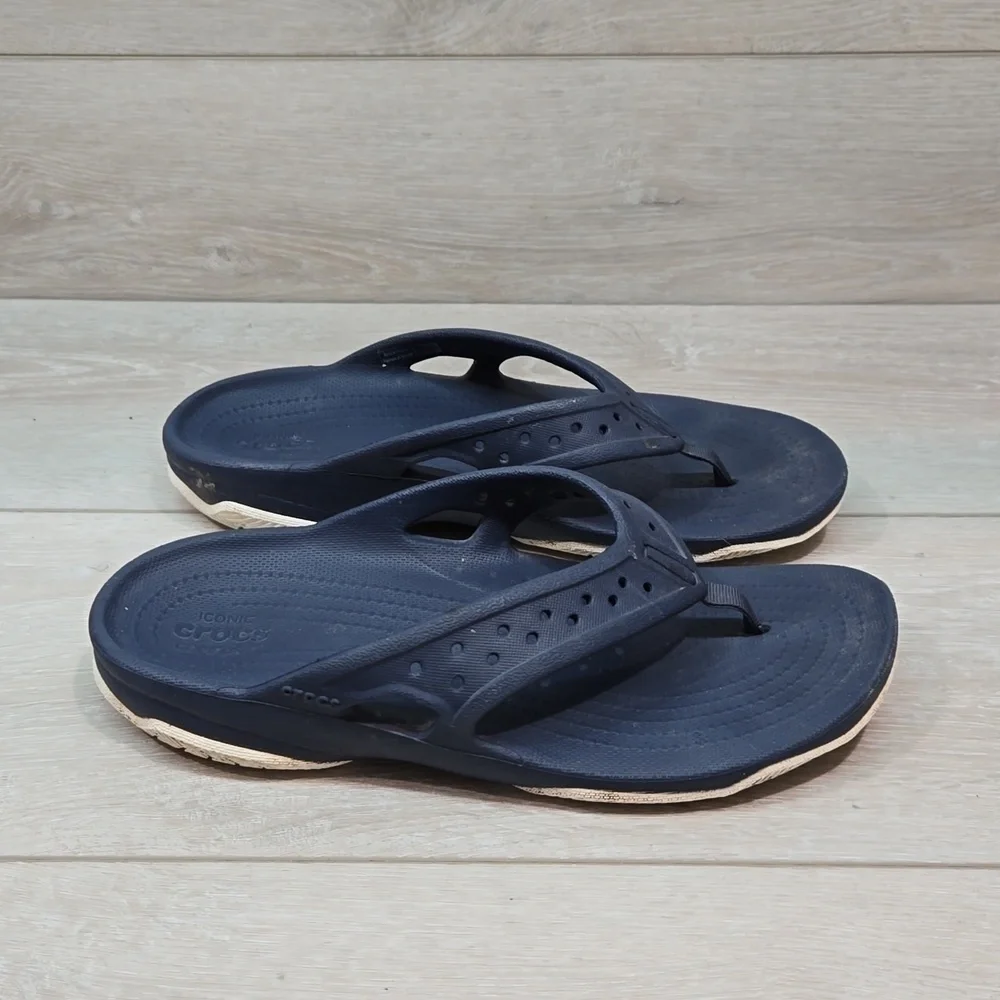 Crocs Iconic Comfort men Thong Sandals Flats shoes sz 7
